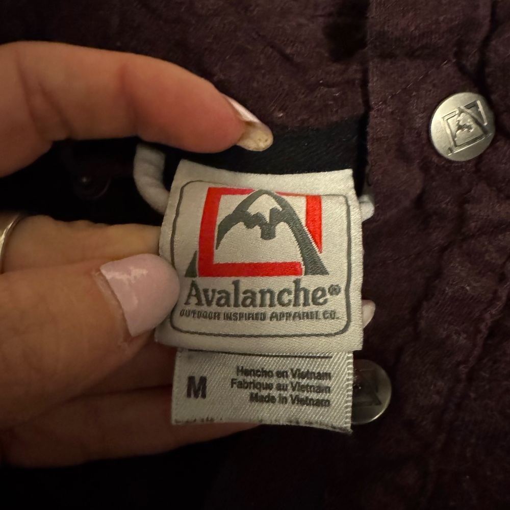 Avalanche Maroon Quilted Sweatshirt - Picture 3 of 4